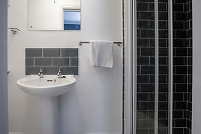 Gwynne House - 6 Bedroom - Tenby Harbour