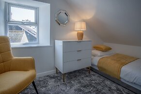 Gwynne House - 6 Bedroom - Tenby Harbour