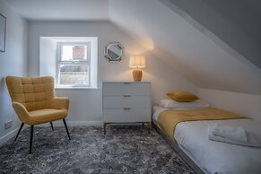 Gwynne House - 6 Bedroom - Tenby Harbour