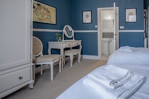 Gwynne House - 6 Bedroom - Tenby Harbour