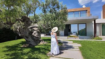 Luria Homes