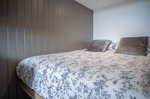 Cabin In The Woods - 1 Bed - Kilgetty