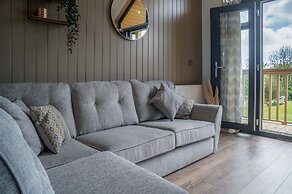 Cabin In The Woods - 1 Bed - Kilgetty