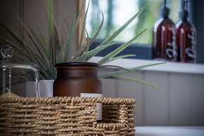 Cabin In The Woods - 1 Bed - Kilgetty