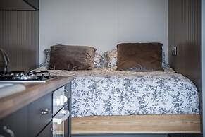 Cabin In The Woods - 1 Bed - Kilgetty