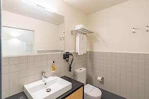 Iconic Nightlife Studio 104