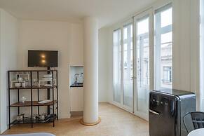 Iconic Nightlife Studio 304