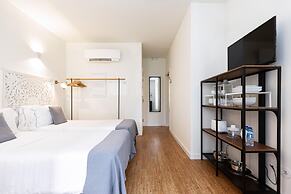 Iconic Nightlife Studio 304