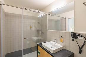 Iconic Nightlife Studio 304