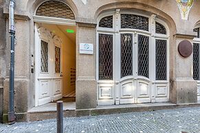 Iconic Nightlife Studio 304