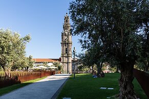 Iconic Nightlife Studio 304