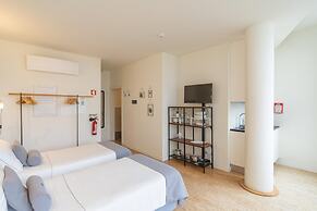 Iconic Nightlife Studio 304