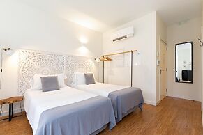 Iconic Nightlife Studio 304