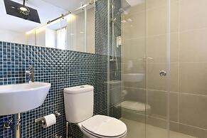 Feel Porto Merlot Townhouse