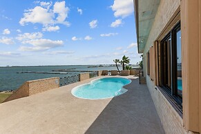 Bay Dreamer - Massive Bayfront Home W/ Private Pool 3 Bedroom Home by 