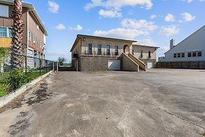 Bay Dreamer - Massive Bayfront Home W/ Private Pool 3 Bedroom Home by 