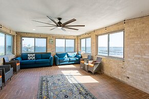 Bay Dreamer - Massive Bayfront Home W/ Private Pool 3 Bedroom Home by 