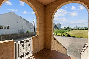 Bay Dreamer - Massive Bayfront Home W/ Private Pool 3 Bedroom Home by 