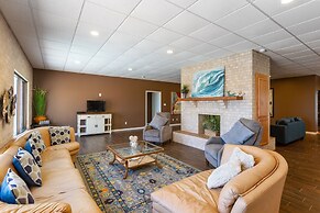 Bay Dreamer - Massive Bayfront Home W/ Private Pool 3 Bedroom Home by 