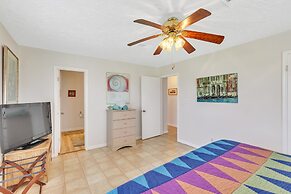 Alsup House In Jamaica Beach 3 Bedroom Home by RedAwning