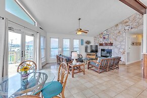 Alsup House In Jamaica Beach 3 Bedroom Home by RedAwning