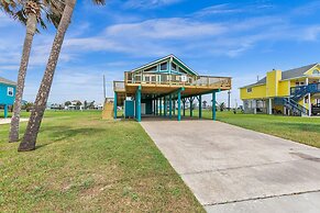 Alsup House In Jamaica Beach 3 Bedroom Home by RedAwning