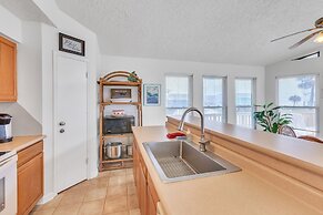 Alsup House In Jamaica Beach 3 Bedroom Home by RedAwning