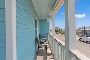 Sea-esta Completely Renovated 2 Story Home Only 1.5 Blocks To The Beac