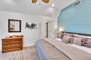 Sea-esta Completely Renovated 2 Story Home Only 1.5 Blocks To The Beac