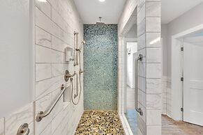 Sea-esta Completely Renovated 2 Story Home Only 1.5 Blocks To The Beac