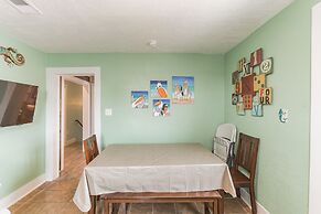 Sea-esta Completely Renovated 2 Story Home Only 1.5 Blocks To The Beac