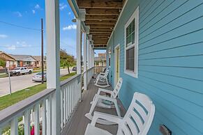 Sea-esta Completely Renovated 2 Story Home Only 1.5 Blocks To The Beac
