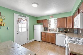 Sea-esta Completely Renovated 2 Story Home Only 1.5 Blocks To The Beac