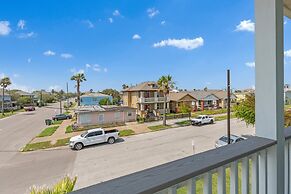 Sea-esta Completely Renovated 2 Story Home Only 1.5 Blocks To The Beac