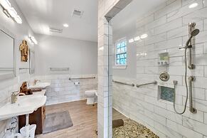 Sea-esta Completely Renovated 2 Story Home Only 1.5 Blocks To The Beac