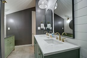 Sb206 Snowbridge 2br 2ba 2 Bedroom Condo by RedAwning
