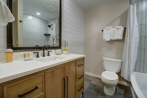 Sb206 Snowbridge 2br 2ba 2 Bedroom Condo by RedAwning