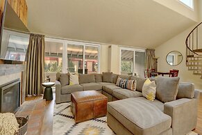 Sb206 Snowbridge 2br 2ba 2 Bedroom Condo by RedAwning