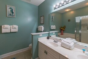 Havens #814 3 Bedroom Condo by RedAwning