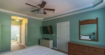 Havens #814 3 Bedroom Condo by RedAwning