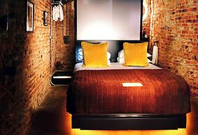 Impossible Motel