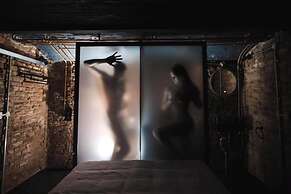Impossible Motel