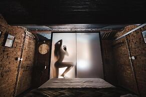 Impossible Motel