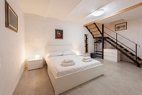 Santa Croce Palace by Mmega