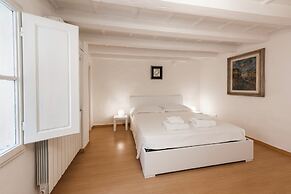 Santa Croce Palace by Mmega