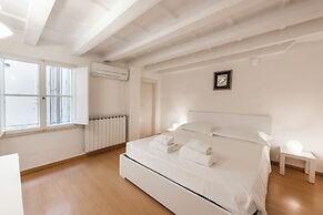 Santa Croce Palace by Mmega