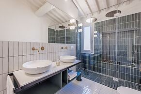 Santa Croce Palace by Mmega