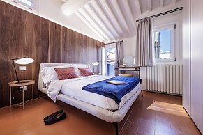 Santa Croce Palace by Mmega