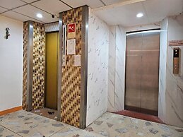 Crown   Bts   Nana  Hotel