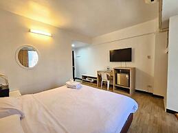 Crown   Bts   Nana  Hotel